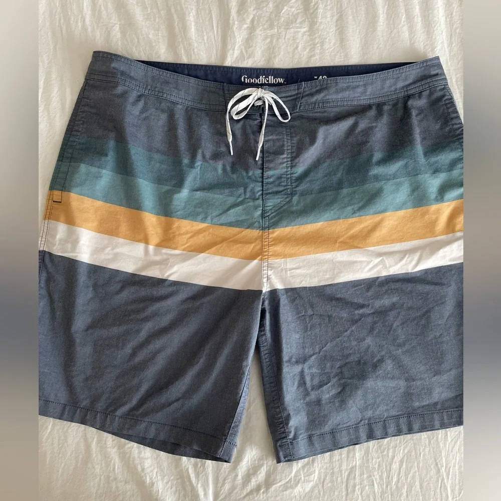 GOODFELLOW & CO. Striped Swim Board Shorts Trunks Size 42 Dadcore Resortwear